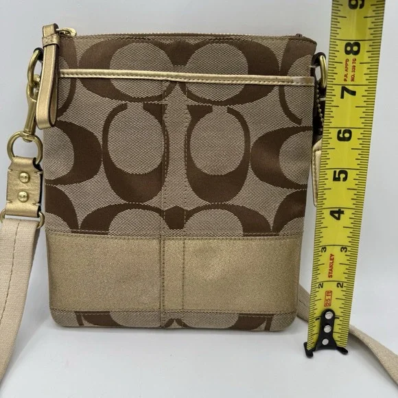 Coach Signature 40758 Swingpack Crossbody Shoulder Handbag Purse - Picture 10 of 13